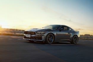 全新福特Mustang Dark Horse